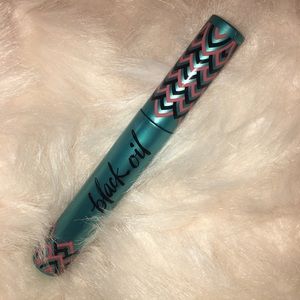 Josie Maran Black Oil Mascara